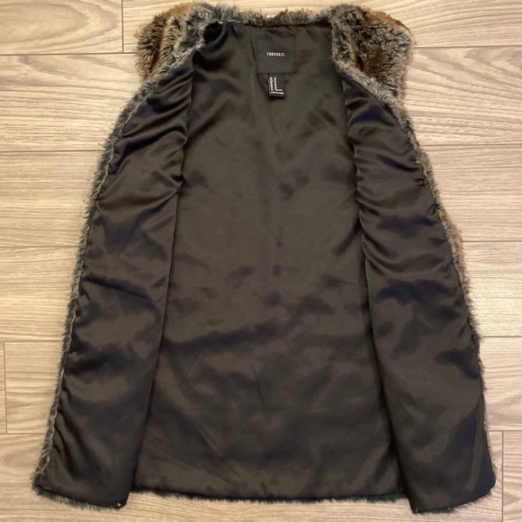 Faux fur vest Sz M - Picture 3 of 8